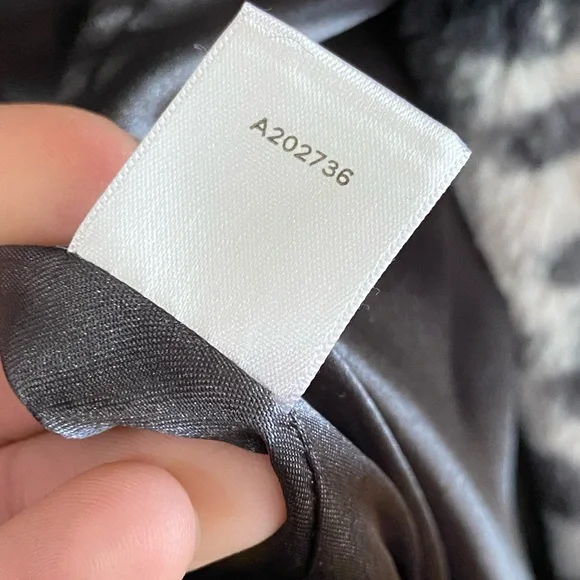 Dennis Basso Luxurious Faux Fur Jacket in Blue and Black - Picture 4 of 6